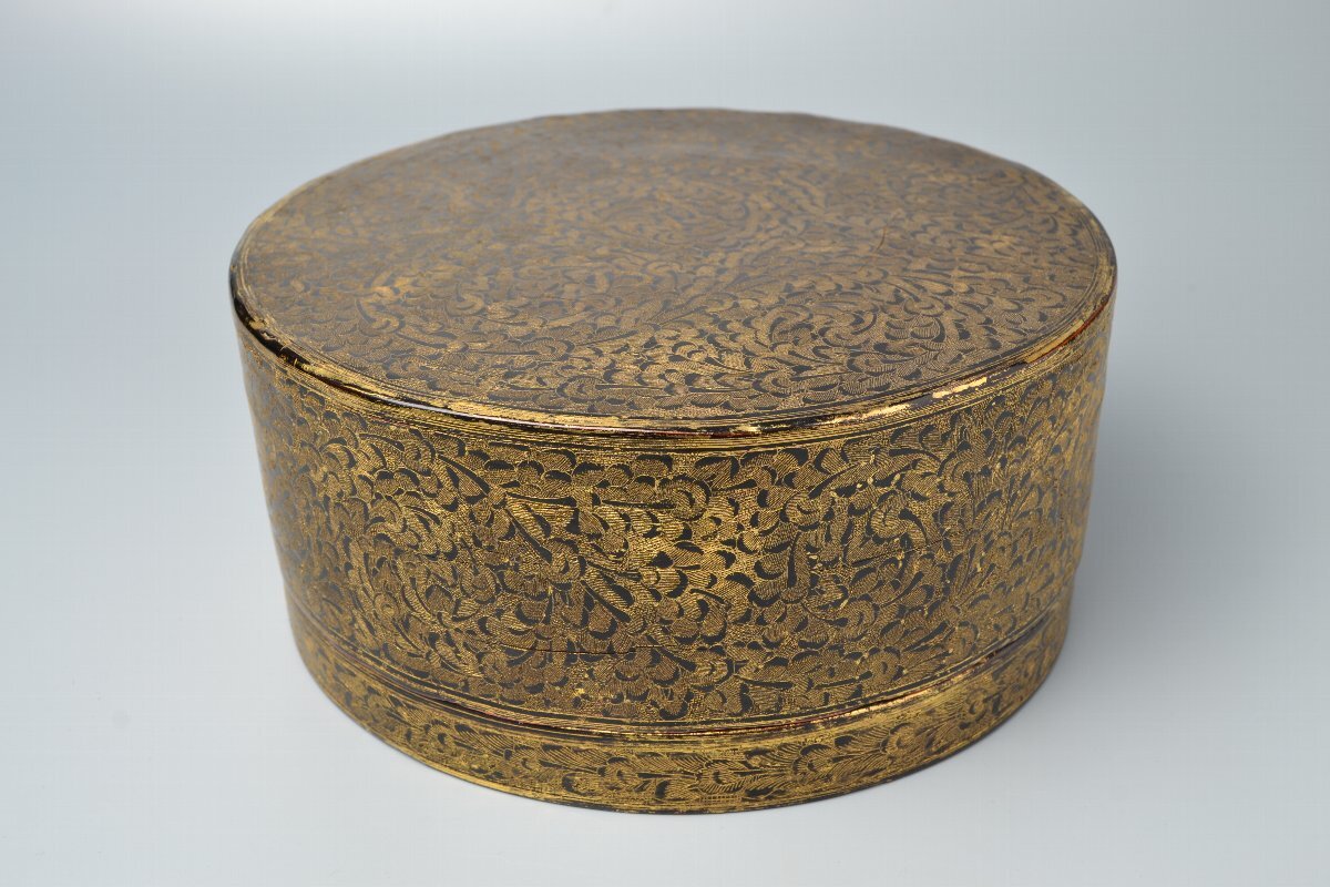 ラオス王朝 漆金彩文様丸箱 ルアンプラバン朝(19世紀)井阪豊光箱書付 暹羅(シャム)帝室より賜り品拍卖