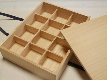 12マス 保存箱 ぐい呑み 酒器 おちょこ 収納ケース拍卖