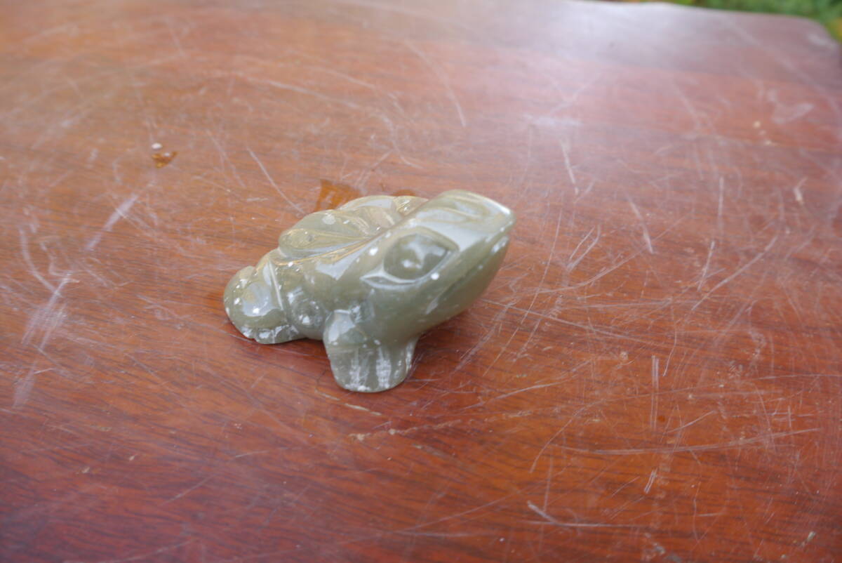 ★【YO51119】碧石 ネフライト 玉 カエルの置物 インテリア 縁起物 ①拍卖