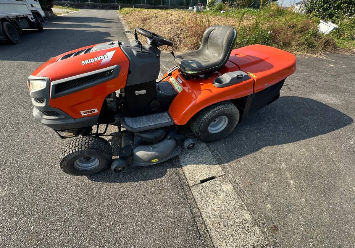 乗用芝刈機 シバウラ LT182 (ハスクバーナ CTH182T 拍卖