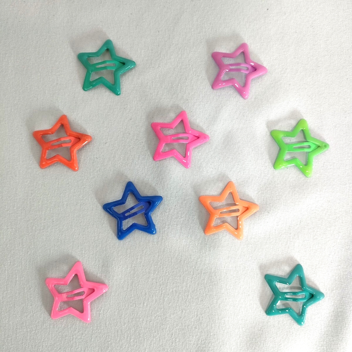 【★送料無料★カラフル 星型ヘアピン★9個セット★ 】拍卖