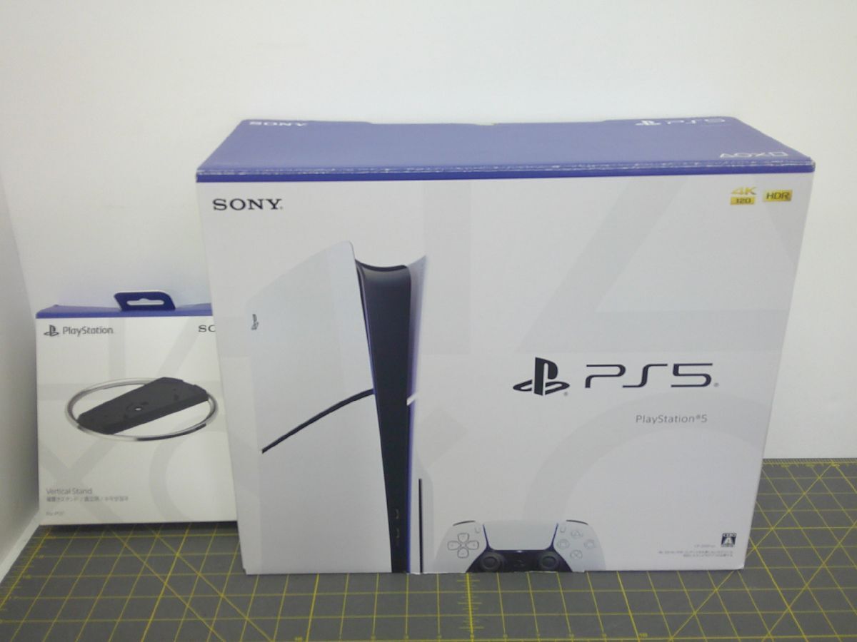 25 送120サ 1117YB03 PS5 本体 ディスクドライブ搭載モデル CFI-2000 ver25.07-12.20.00.05 & 縦置きスタンド 中古品拍卖