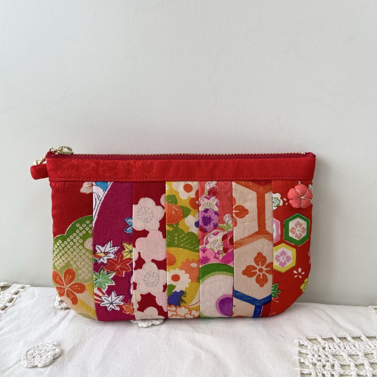 ファスナーポーチ*パッチワーク*ハンドメイド 和雑貨 *着物リメイク*花ボタン拍卖