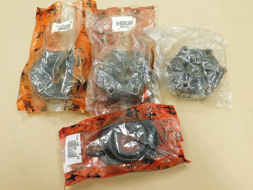 アルファロメオ 75ツインスパーク用プロペラシャフトカップリング・マウントのセット 新品未使用品 Alfa Romeo 75 TS 拍卖