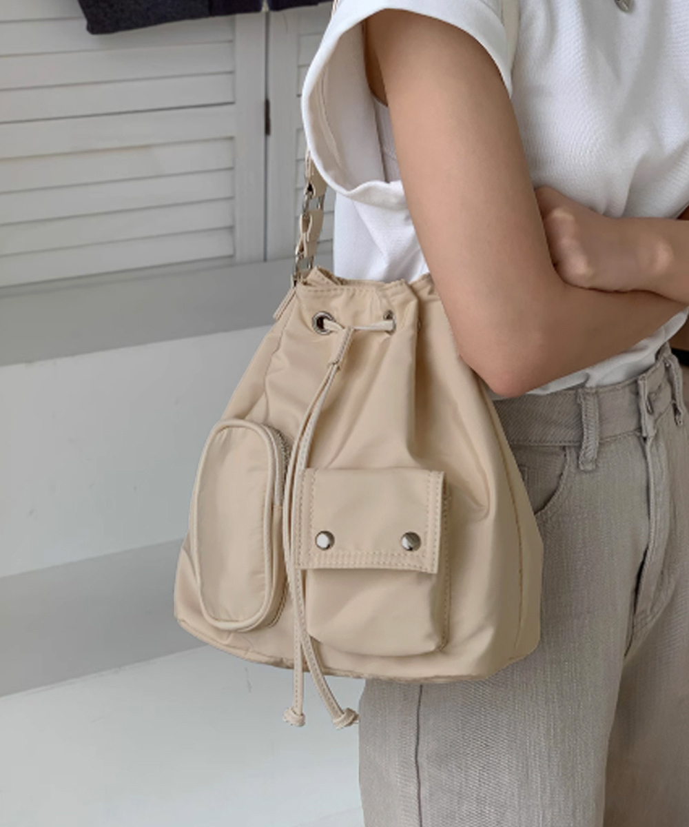巾着ショルダーバッグ レディース 3WAY 韓国ファッション 手提げカバン 軽量 ベージュ拍卖