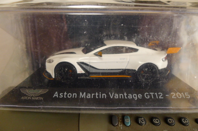 Altaya アストンマーチン ヴァンテージ GT12 2015 マルティーニ レーシング拍卖