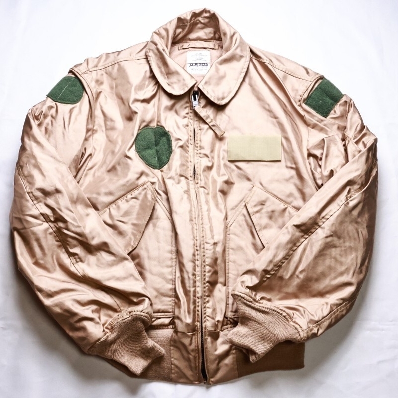 極美品 CWU-45/P 米軍実物 タン TAN フライトジャケット LARGE 返品可拍卖