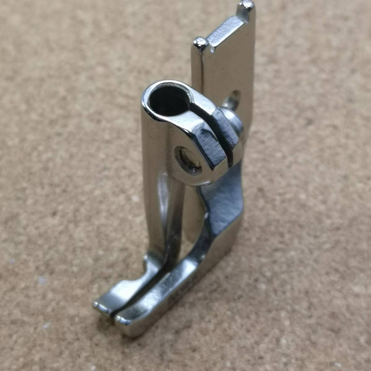 ミシンパーツ 総合送り リバース押さえ 逆押さえ シルバー拍卖