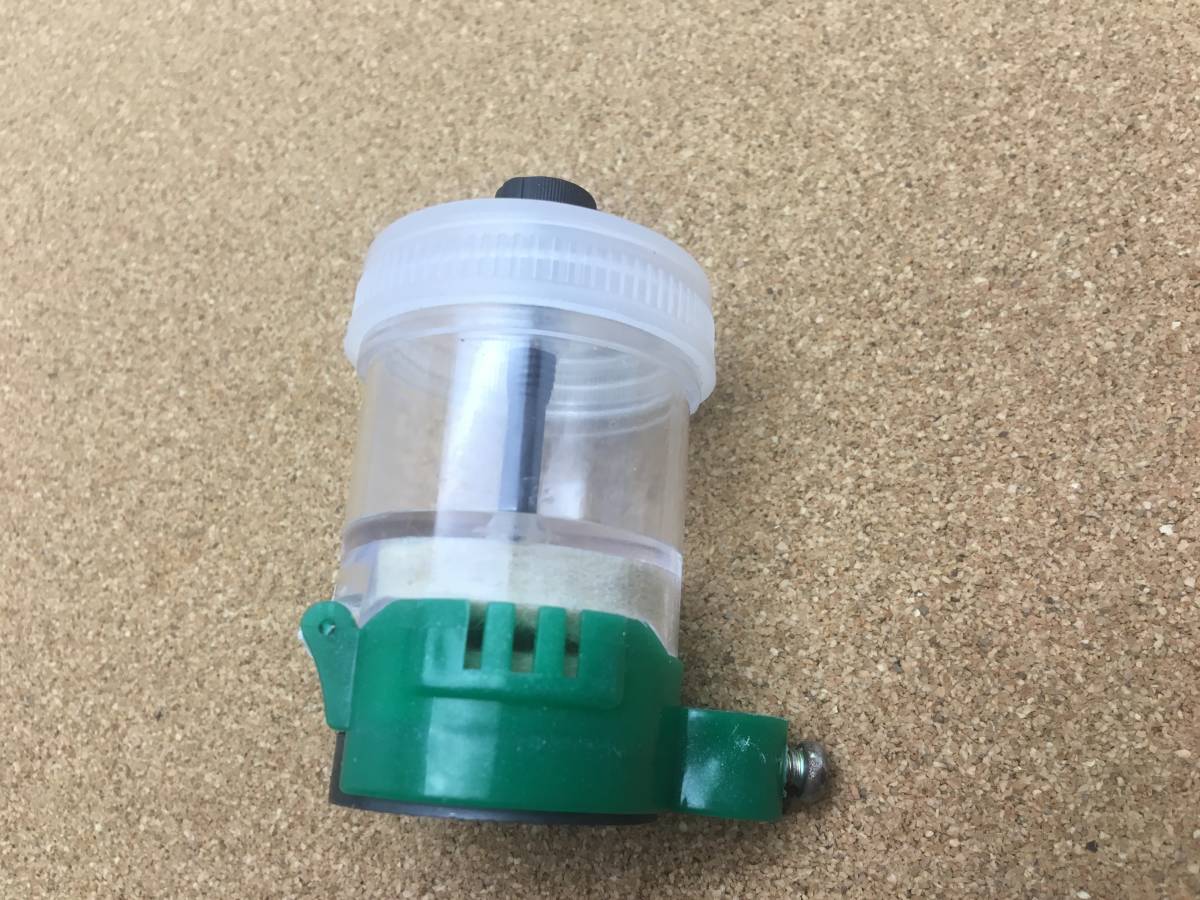 ★ミシンパーツ シリコンタンク 糸切れ 目飛び防止 磁石付き拍卖