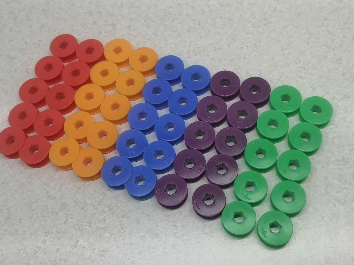 工業用ミシン、職業用ミシン カラーボビン 5色 50個 直径21mm 幅8.8m 拍卖