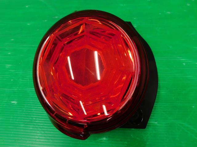 キャスト DBA-LA250S 左テールランプ スタイルX KF-VE R59 81560-B2550拍卖