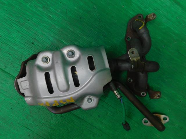 ヴィッツ DBA-NSP130 エキゾーストマニホールド F 1NR-FKE 070 25051-47110拍卖