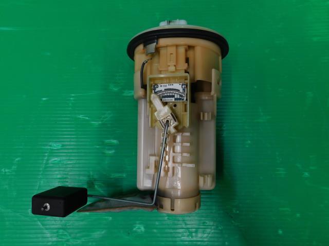 アリオン DBA-ZRT261 フューエルポンプ A20 3ZR-FAE 1F7 77020-20231拍卖