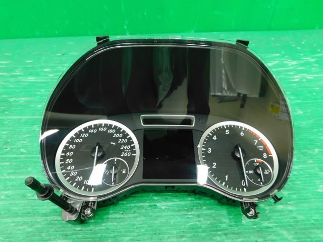 ベンツ Bクラス DBA-246242 スピードメーター 270 650U A2469009414拍卖
