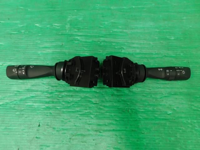 タント 5BA-LA650S ディマースイッチ カスタムRSセレクション KF-VET W25 84140-B2230/84652-B2190拍卖