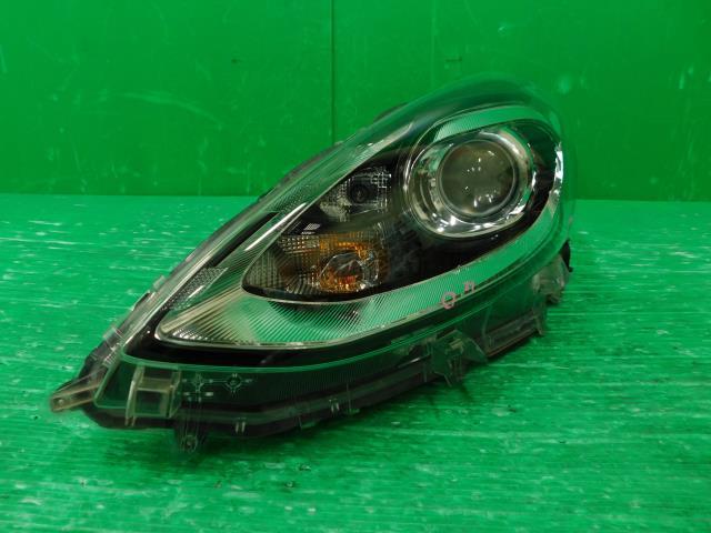 アクア DAA-NHP10 左ヘッドランプASSY S 1NZ-FXE 1F7 81170-52M10拍卖