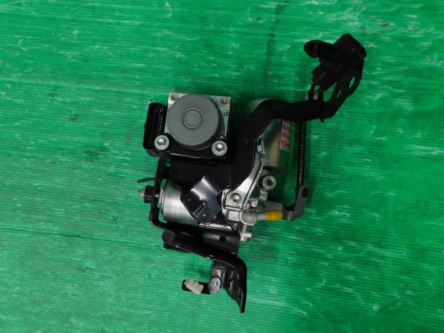 プリウス DAA-ZVW50 ABSアクチュエーター Sセーフティプラス ツートーン 2ZR-FXE 2QJ 44050-47060拍卖