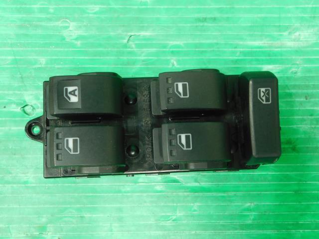 キャスト DBA-LA250S パワーウインドウスイッチ アクティバG SA3 KF-VE W24 84820-B2471拍卖