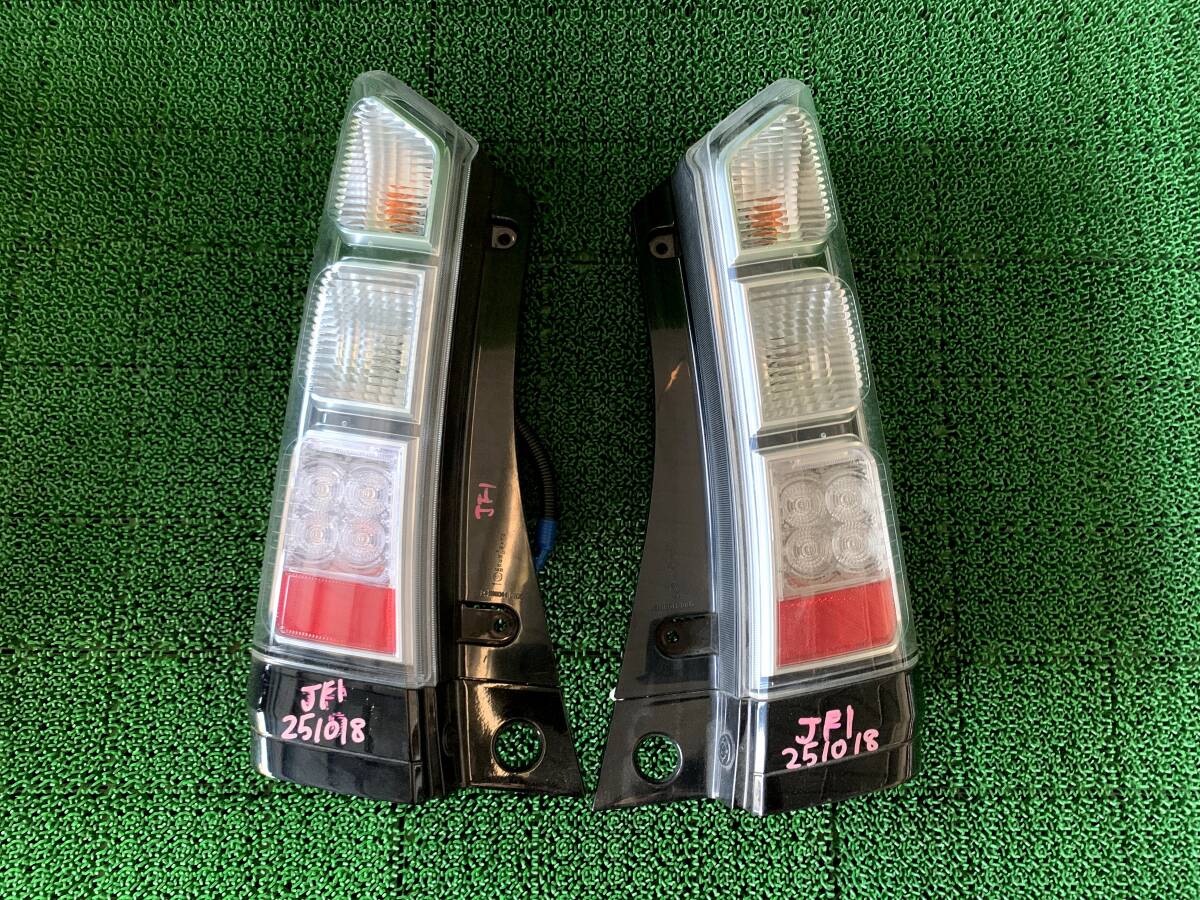 ●即決値段●動作OK● 251018 ホンダ N-BOX Nボックス JF1 JF2 テールライト ランプ レンズ 左右 セット左 右拍卖