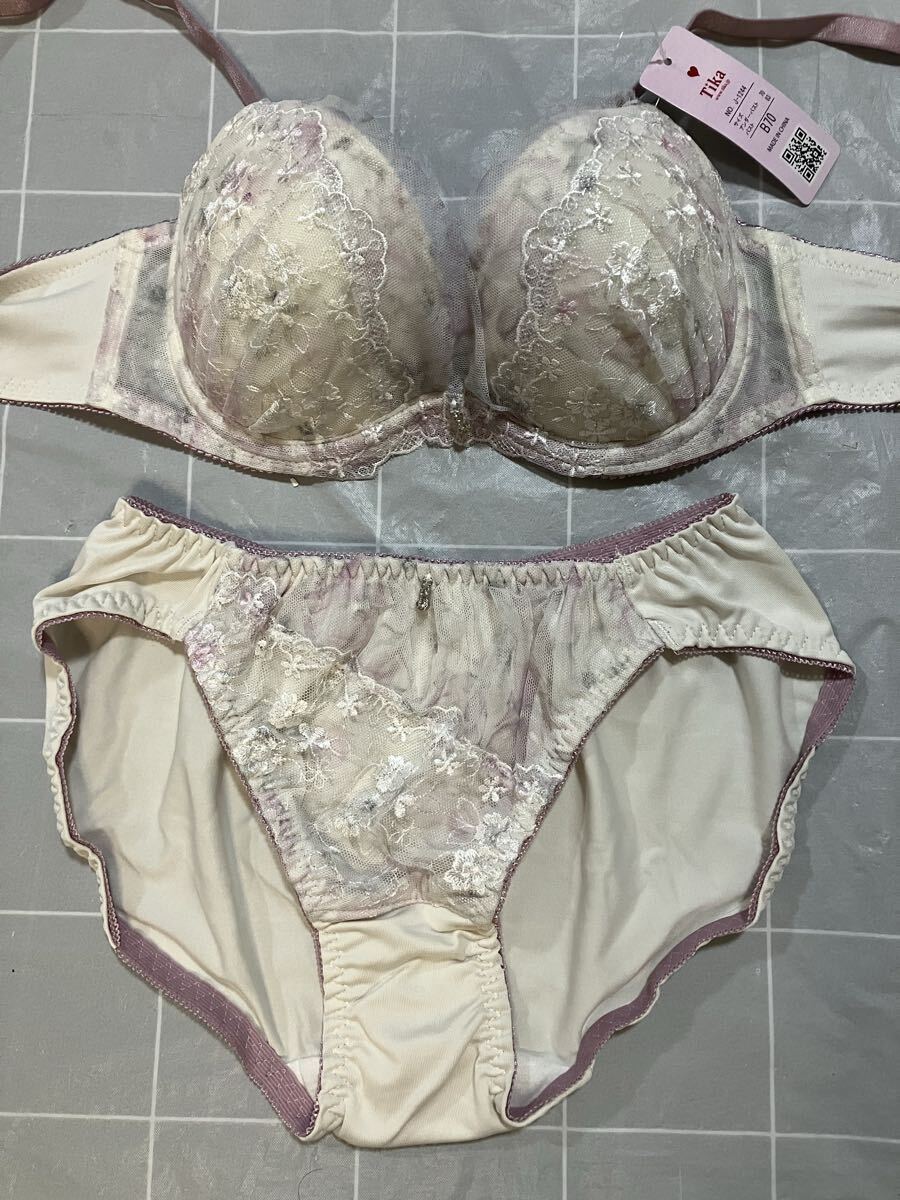 B70M Tika 花柄刺繍×レースのブラ&ショーツセット アイボリー拍卖