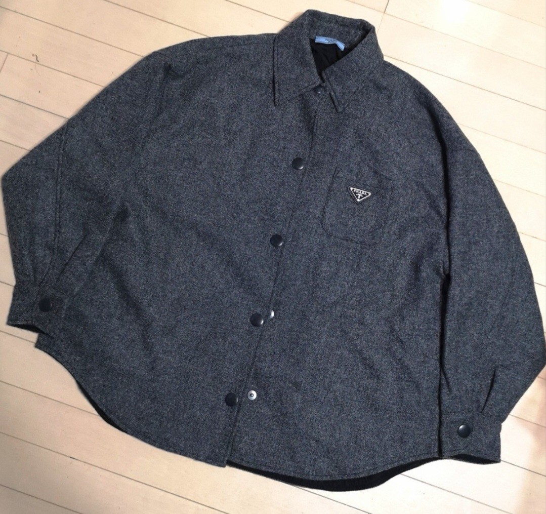断捨離一円出品♪PRADA トライアングルロゴ ロングスリーブウールシャツ拍卖