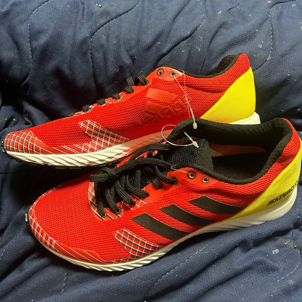 新品激安!軽量!クッション抜群!アディダス ランニングシューズ アディゼロRC26.5㎝ 定価9900円 送料全国600円拍卖