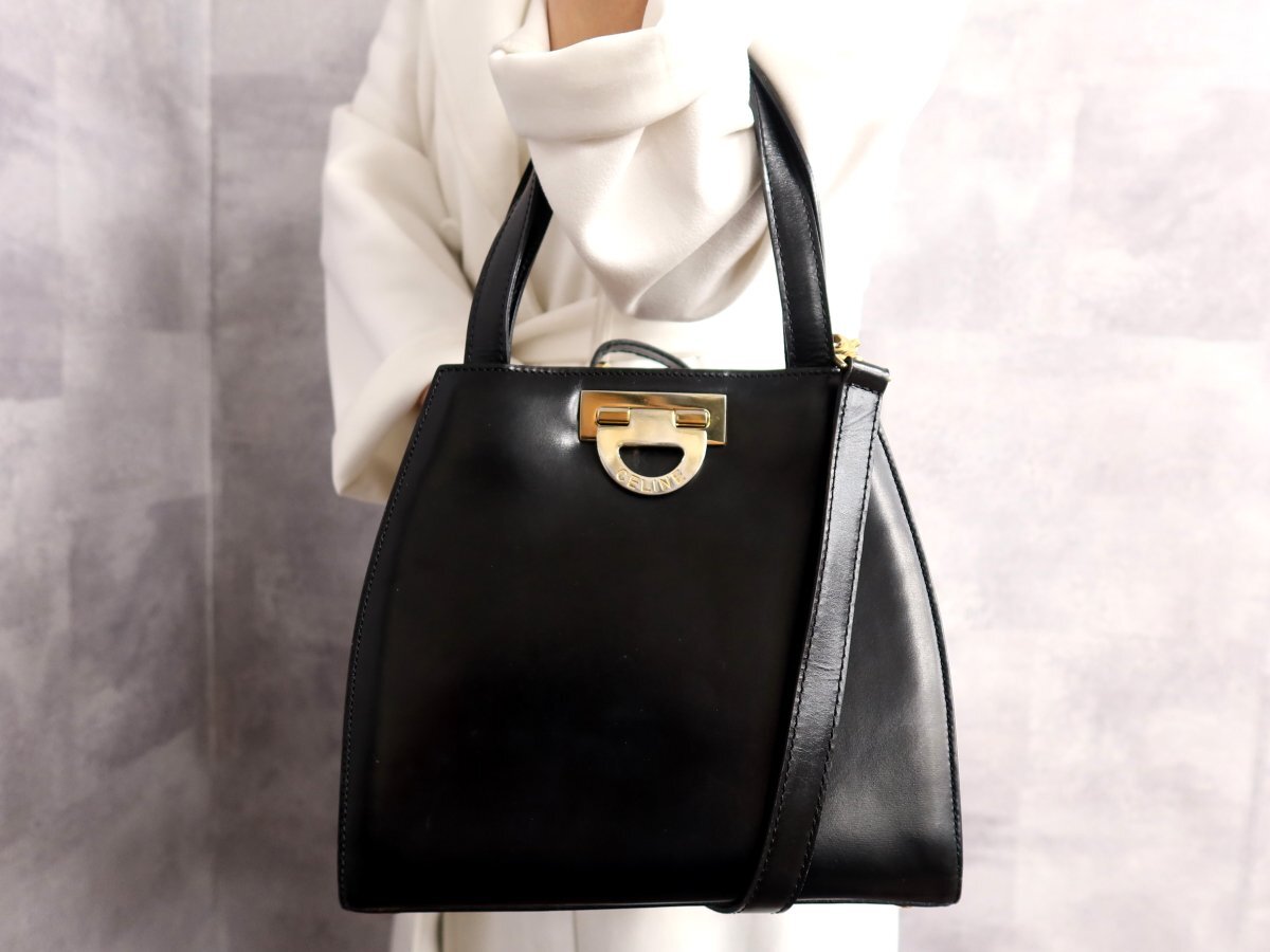 ●美品●CELINE セリーヌ●ロゴ金具●カーフ レザー 本革●2way ハンド バッグ●黒●ゴールド金具●ヴィンテージ●腕掛け●かばん●Js62824拍卖