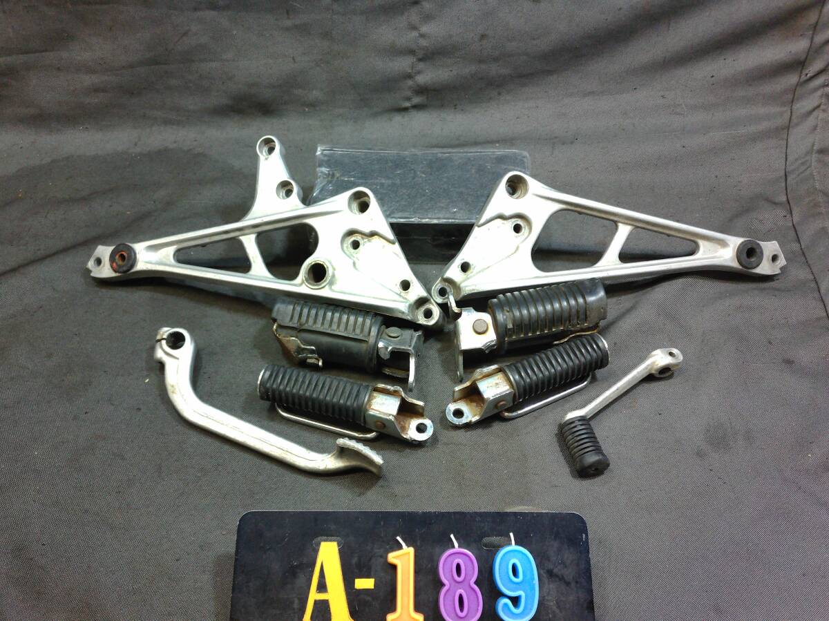 当時物のCBX400Fの純正のステップの前後とプレートとブレーキペダル&チェンジペダルのセット NO-2 cbx400f拍卖