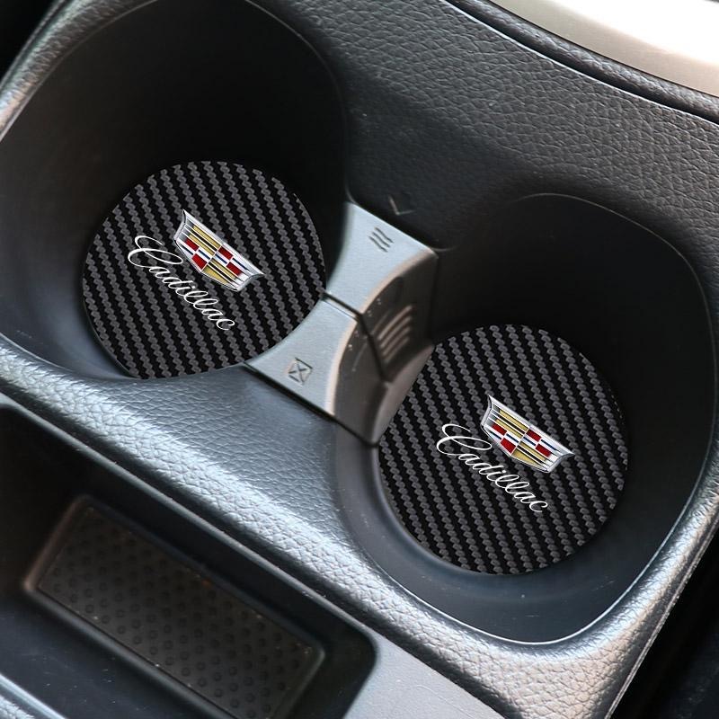 ◆キャデラック Cadillac◆炭素繊維 カップパッド ドリンクホルダー 装飾 ロゴ コースター ホルダー 直径7cm 2枚セット拍卖
