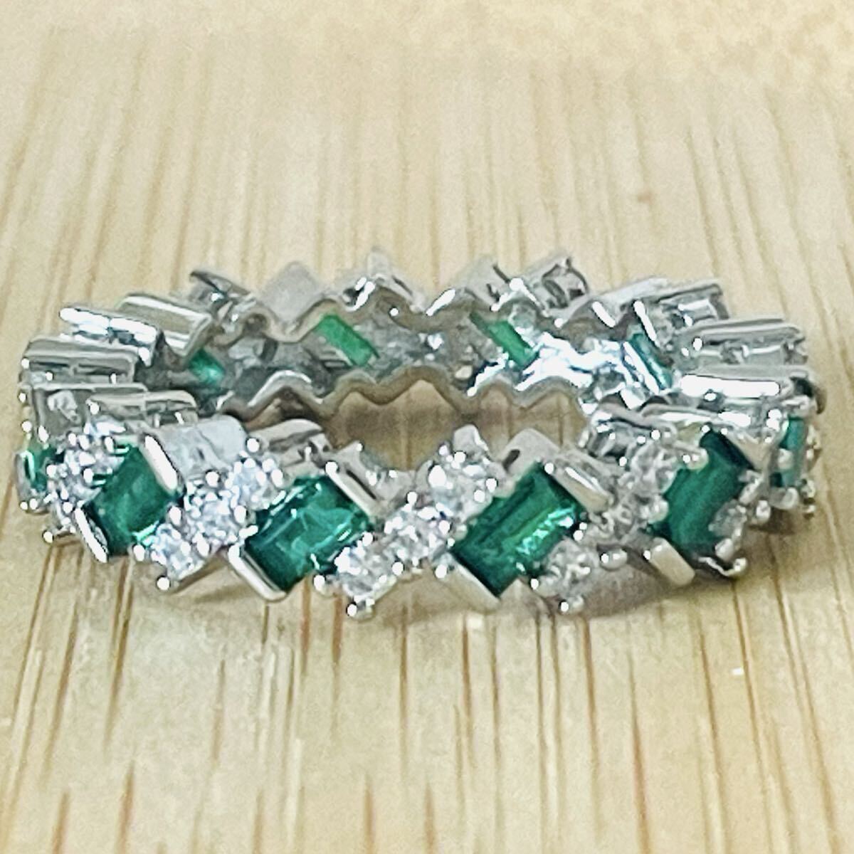 【ひとつわ持っていてもいいと思います】エメラルド?昭和リング ヴィンテージ指輪アンティーク16号拍卖