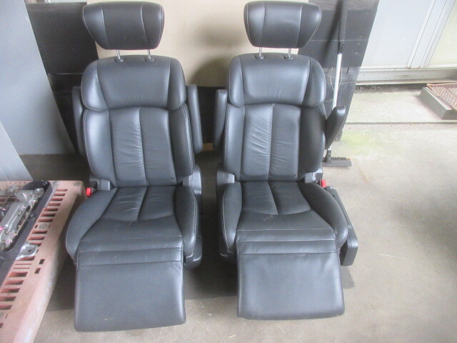 ★R7Y378 PE52 エルグランド 純正キャプテンシート レール付き 移植や修理やストック等に拍卖