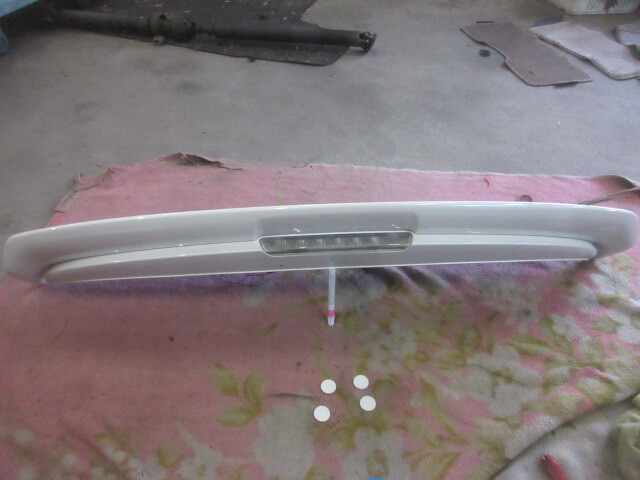 ★R7Y394 PE52 エルグランド 純正リアスポイラー ライダー用? QABカラー 羽 ウイング 修理やストック等に拍卖