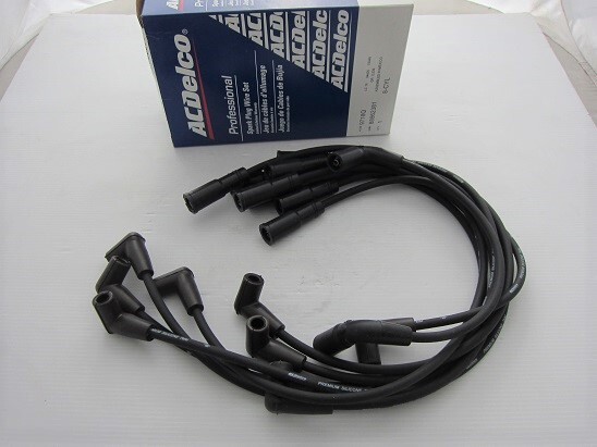 ACデルコGOLD♪96~99 タホ サバーバン ユーコン 1500 96~02 エクスプレス プラグコード 少々箱がボロイ感じです。拍卖