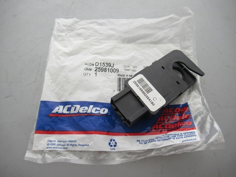 GM純正♪07~11 エスカレード タホ サバーバン アバランチ ユーコン ブレーキライトスイッチ (ストップランプスイッチ)拍卖