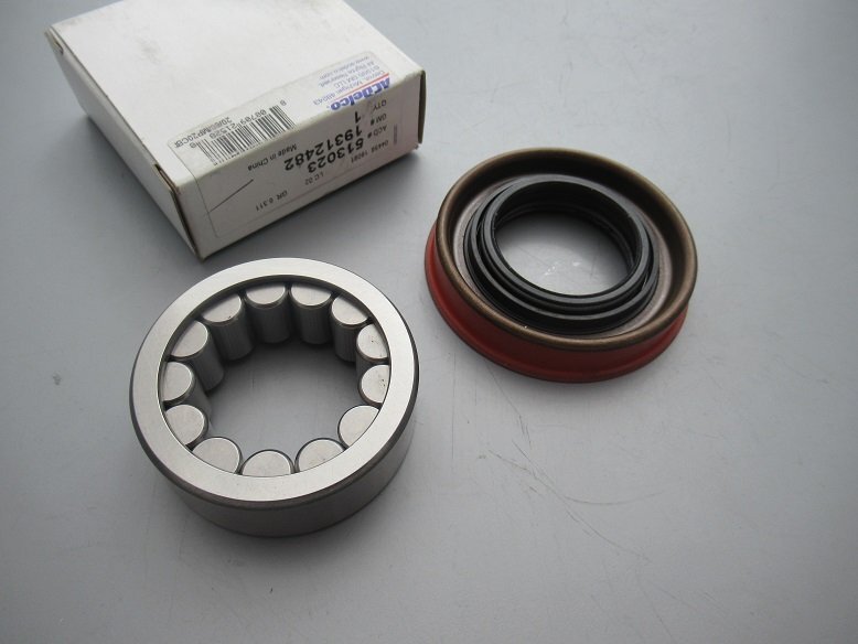 ACデルコ♪92~00~07~ タホ サバーバン ユーコン 1500 シルバラード リア ハブベアリング ハブシール セット (片側分)拍卖