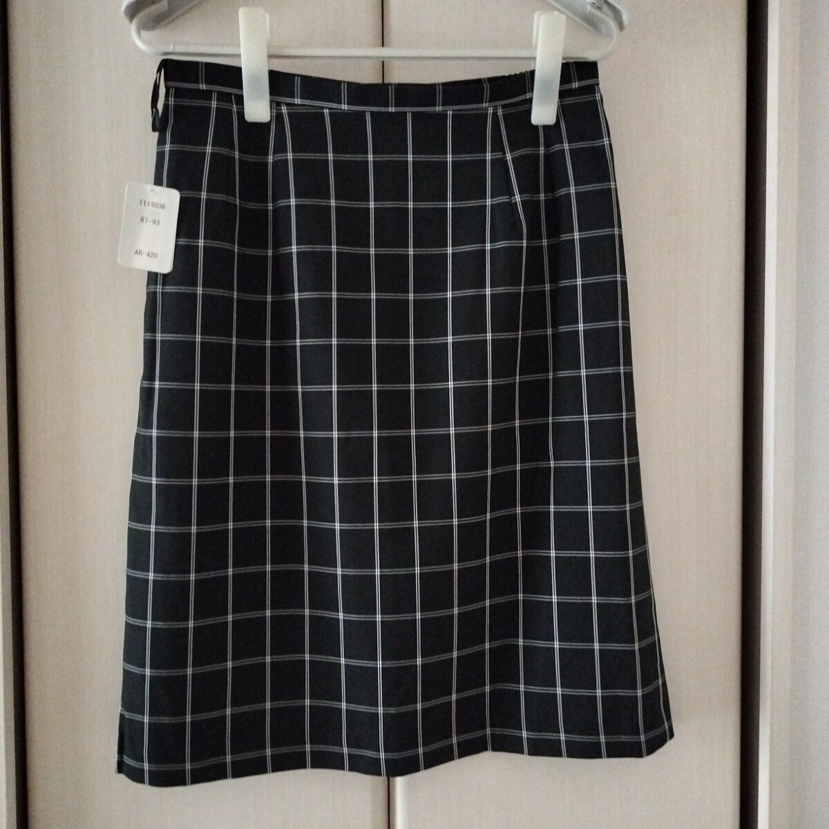新品タグ付き【Mサイズ】 撥水 防汚 タイトスカート 黒 チェック ひざ丈 ウエスト67cm オフィス 事務服 レディース 送料無料拍卖