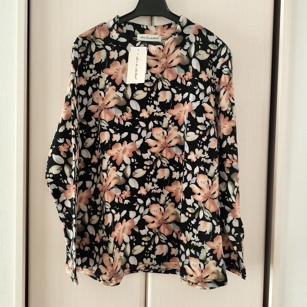 新品タグ付【M~Lサイズ】秋冬 des le debut レディース ミセス 長袖ニット カットソー ボタン 船場ニット 118466 黒 花柄 茶拍卖