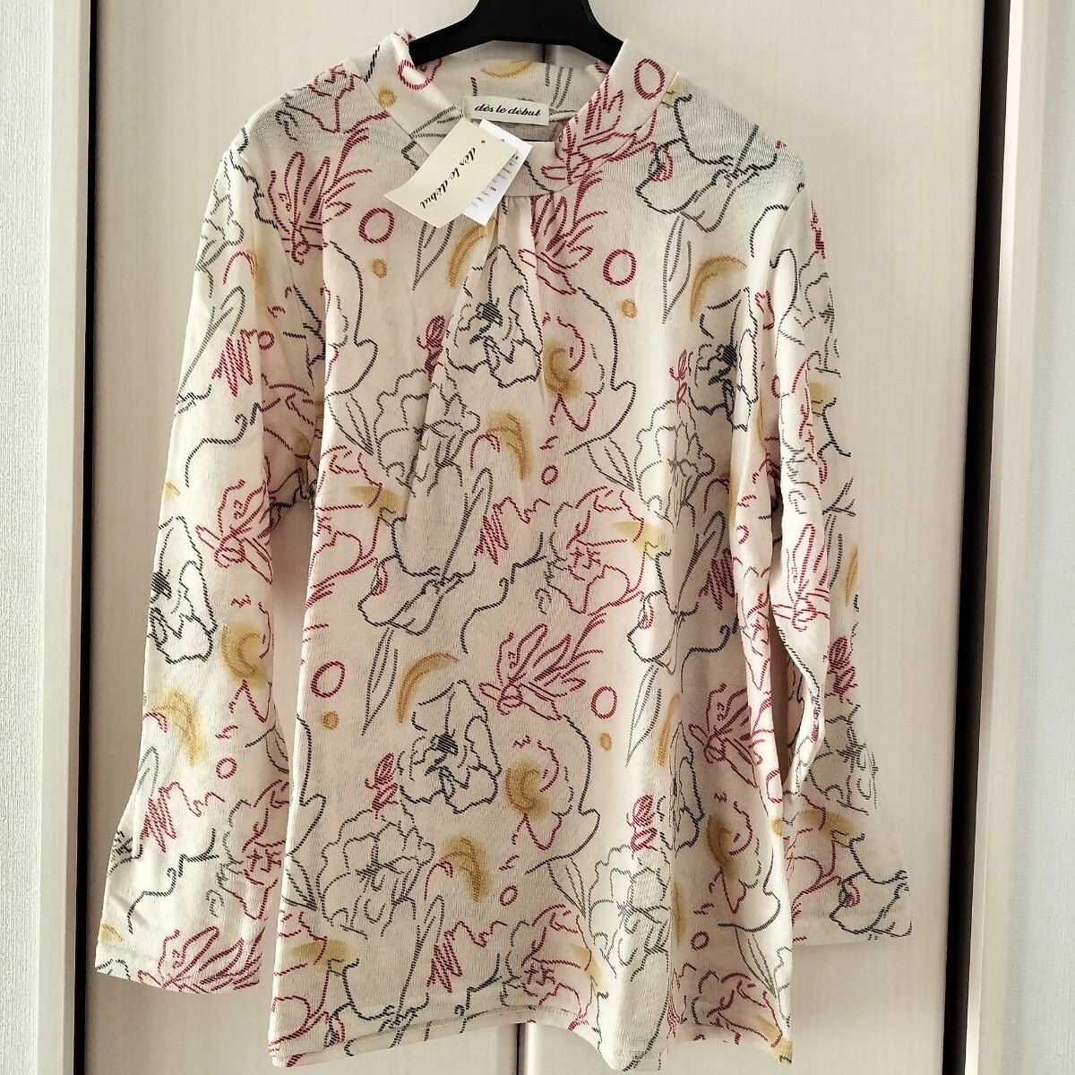 新品タグ付【M~Lサイズ】秋冬 des le debut レディース ミセス 長袖ニット カットソー ボタン 船場ニット 118470 花柄拍卖