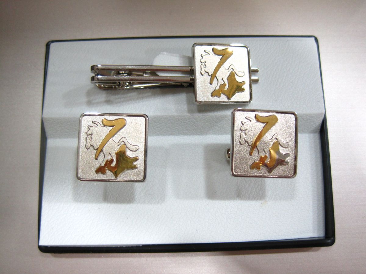 A1-010■中古 自衛隊 ネクタイピン カフス セット 第71戦車連隊拍卖