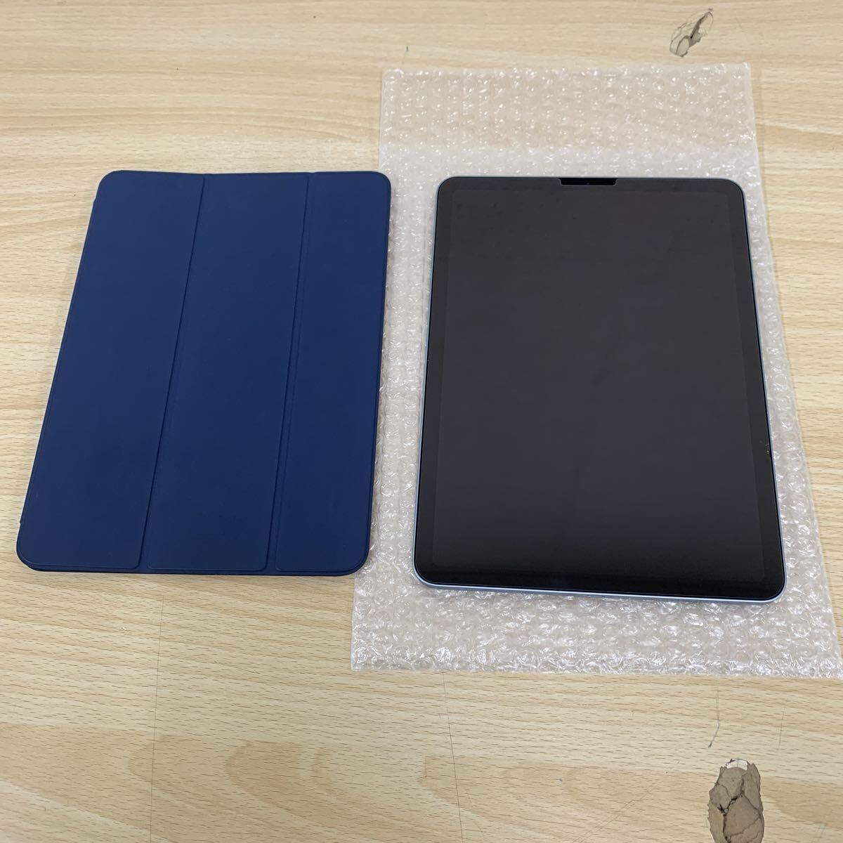 美品 タブレット Apple iPad Air 10.9インチ 第4世代 Wi-Fiモデル 256GB スカイブルー MYFY2J/A ケース付き iPad本体拍卖