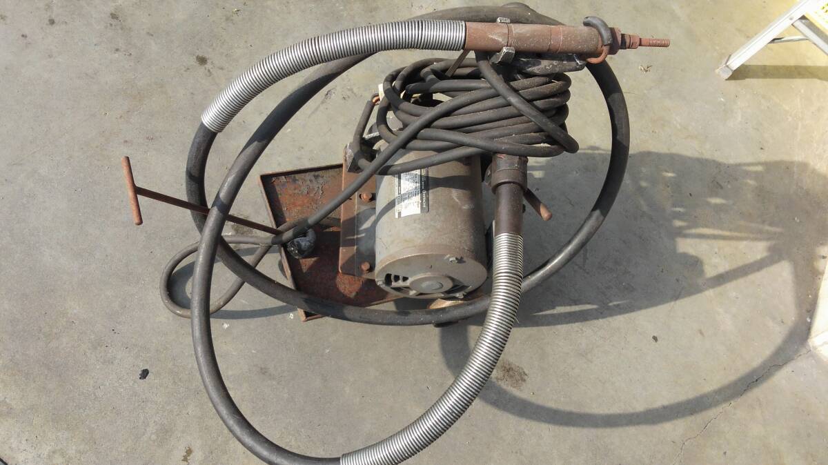 <<71107>> 谷浦鉄工 ?? フレキシブル バフ グラインダー 3相200V 1.5kwバージョン 引取希望 動作確認済み拍卖