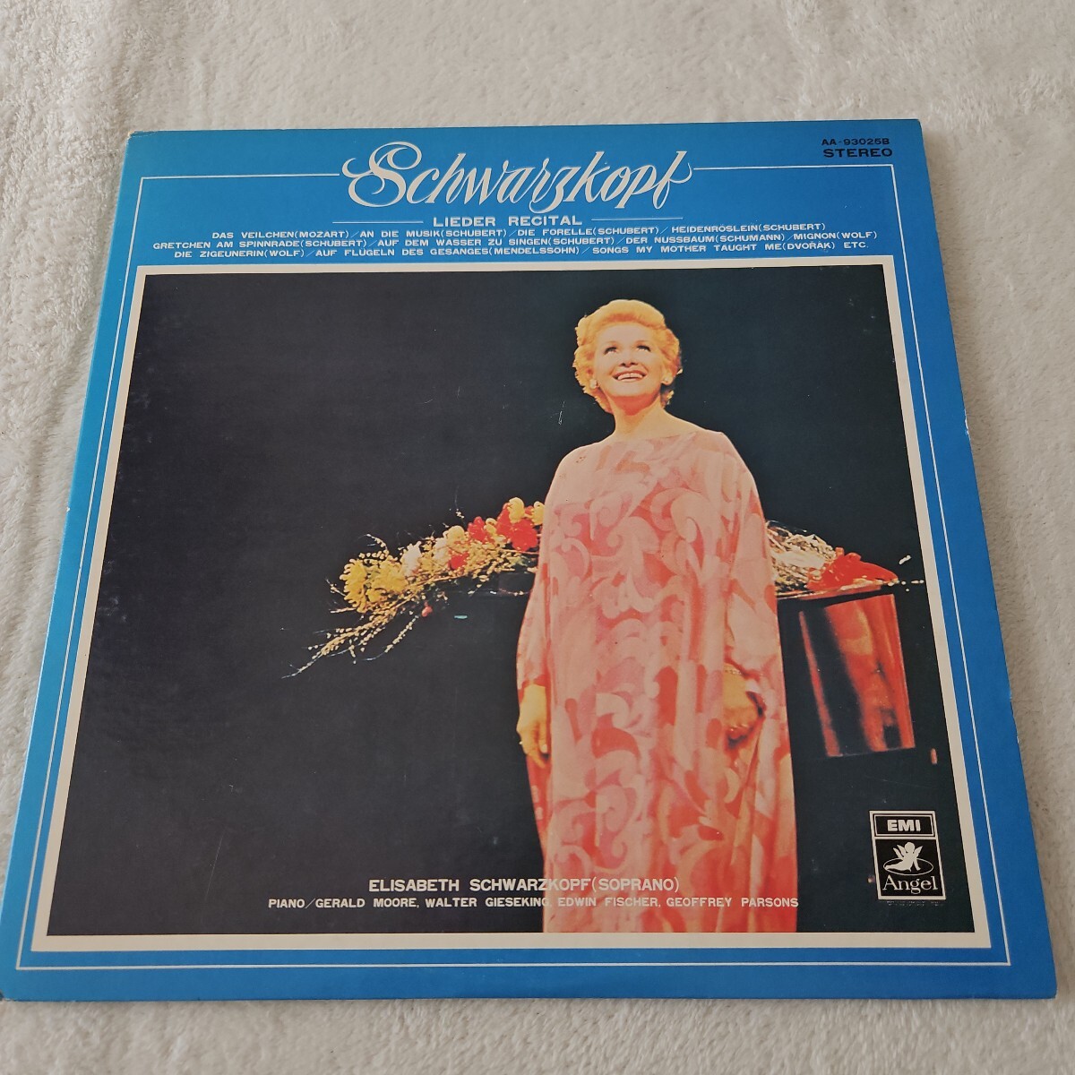 レコード シュワルツコップ/野ばら エリザベート・シュワルツコップ(ソプラノ) 2枚組 パッケージ汚れシミ多め拍卖