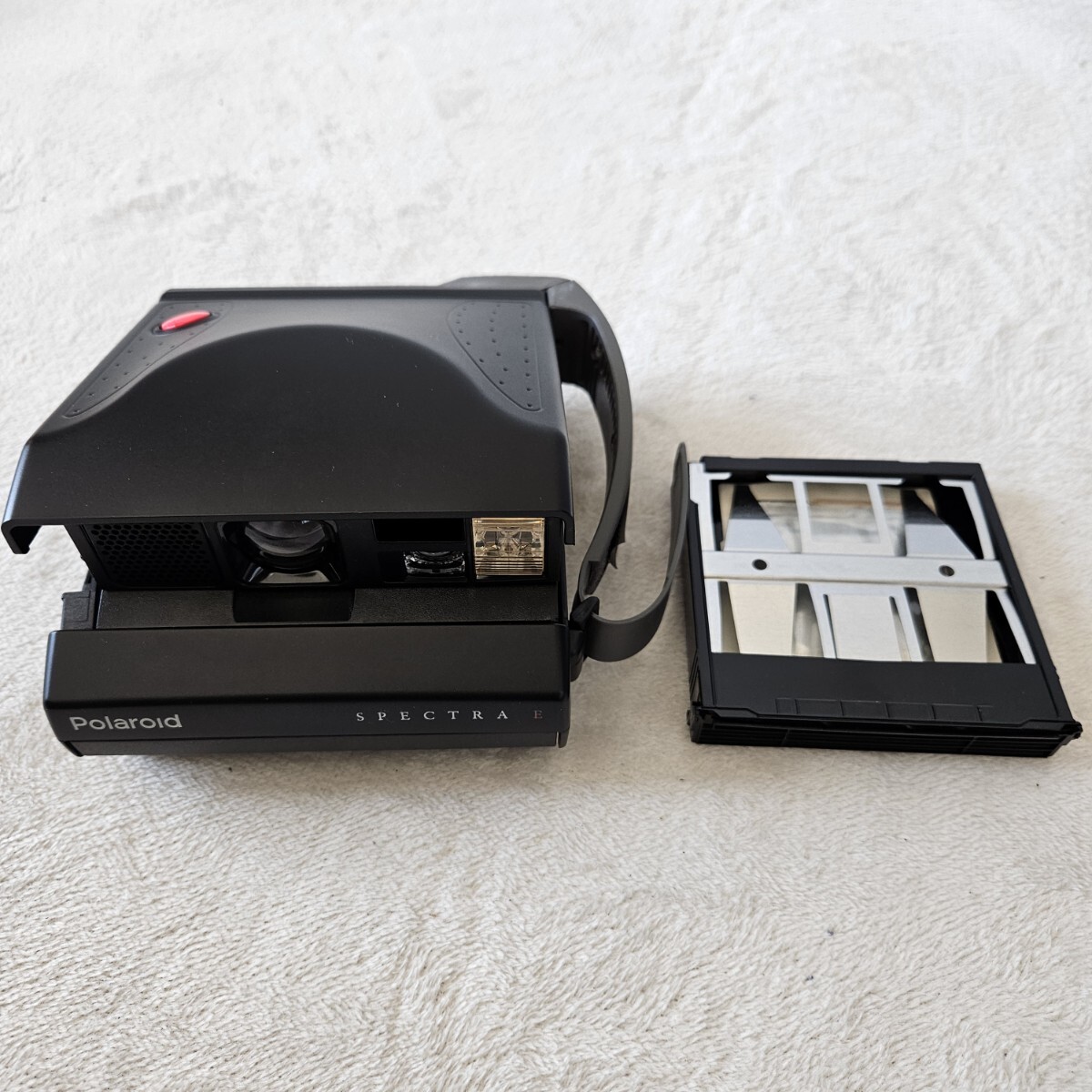 Polaroid ポラロイド SPECTRA E フィルムが無い為、動作未確認 マジックテープ部分取れてしまっています拍卖
