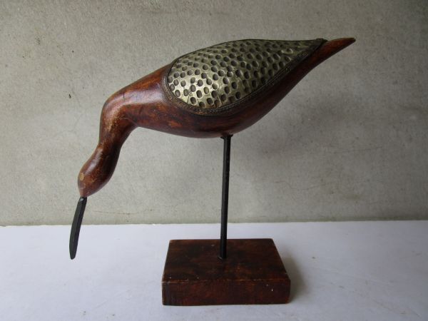 1960~70年代 イタリア 木+金属製の餌をついばむ鳥のオブジェ 21cmH ハンドカーヴィング/アーツ アンド クラフツ/イームズ/ウェグナー拍卖