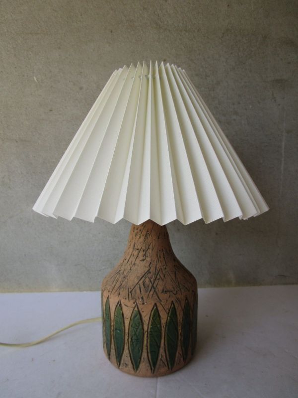 北欧スウェーデン 1970年代 ヴィンテージ Olle製陶所 シェード付き 葉っぱ柄テーブルランプ 30.5cmH スーホルム/ウェグナー/Le klint拍卖