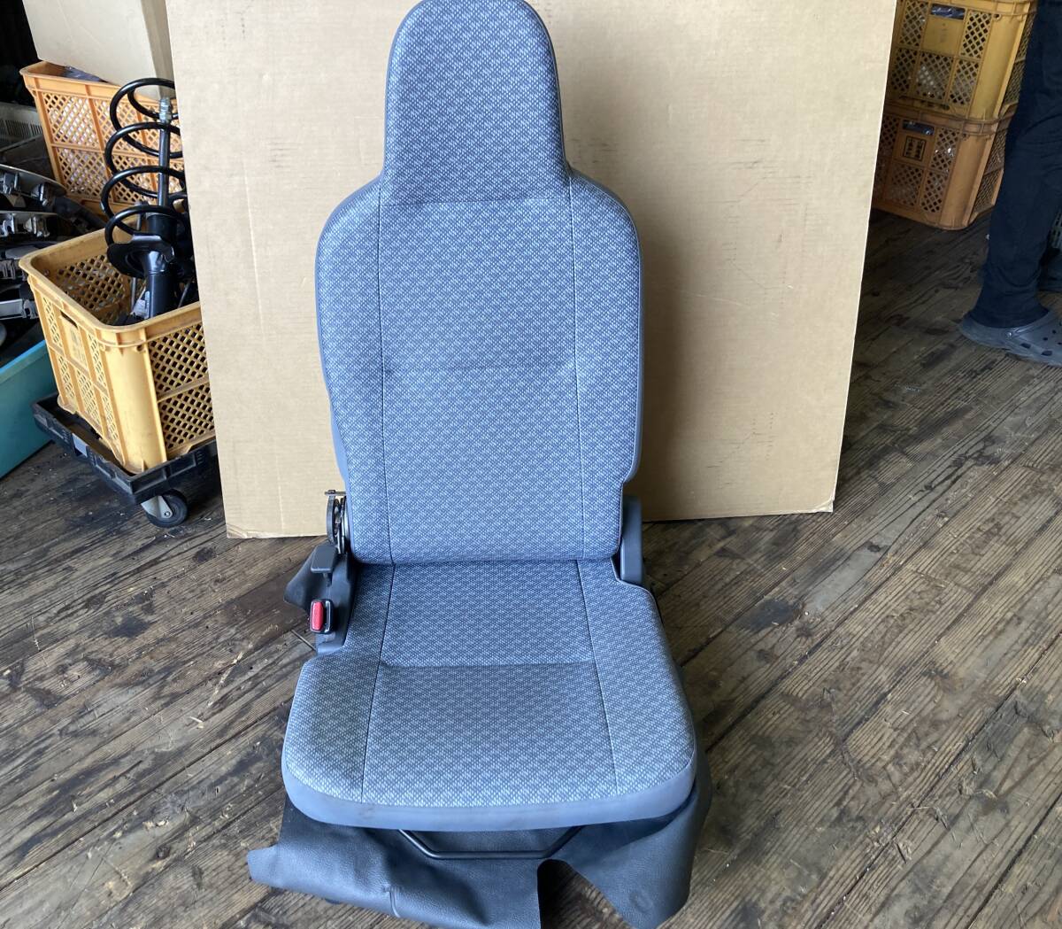 ダイハツ ハイゼット EBD-S321V-0252*** 助手席シート 左側シート アシスタントシート 管26397拍卖