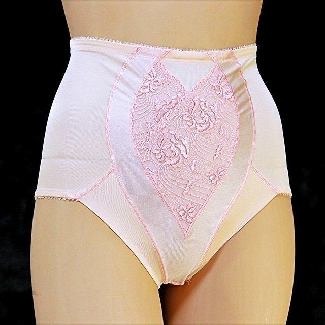 CX5-926//Triumph/トリンプ/NBF☆70サイズ☆お尻をきゅっと引き上げる☆ショートガードル※一番安価で送料はゆうパケット250円拍卖