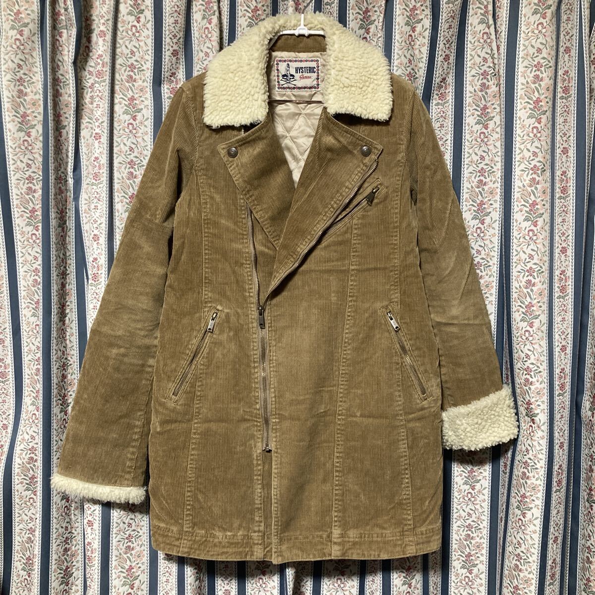 ヒステリックグラマー 中綿 ライダースタイプ ランチコート コーデュロイ ボア コクーンシルエット キルティング ハーフコート 総裏キルト拍卖
