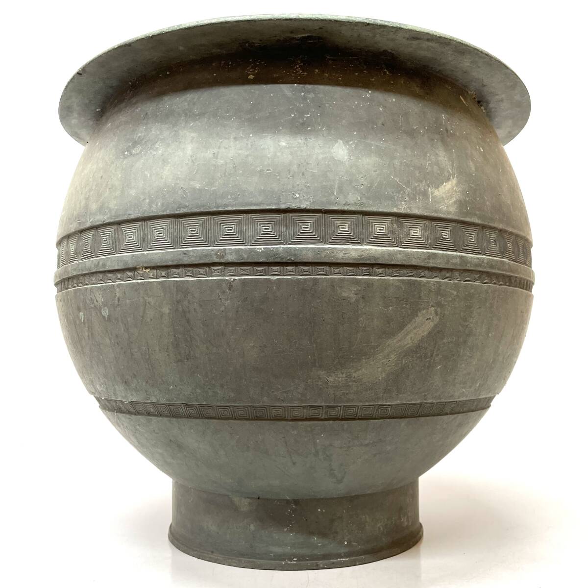 特大 青銅?花瓶 水がめ 大壺 金属工芸 骨董 古美術 約16キロ メダカ鉢 花入 花器 アンティーク 玄関飾り 等拍卖