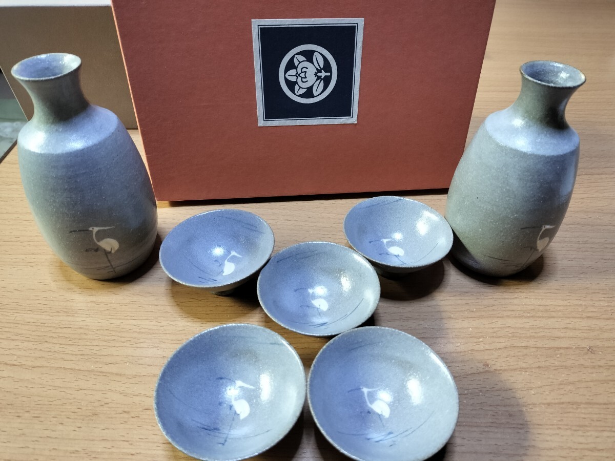 たち吉 さぎ絵 酒器揃い/酒器セット SH-72 徳利2個とお猪口5個 灰釉草文シリーズ 手描き模様 底に橘吉の落款有り レトロ 未使用 拍卖